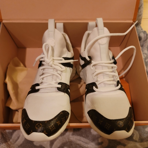 Louis VUITTON SNEAKERS WHITE MONOGRAM TEXTILE & MONOGRAM SIZE 41=11 US - Picture 17 of 17